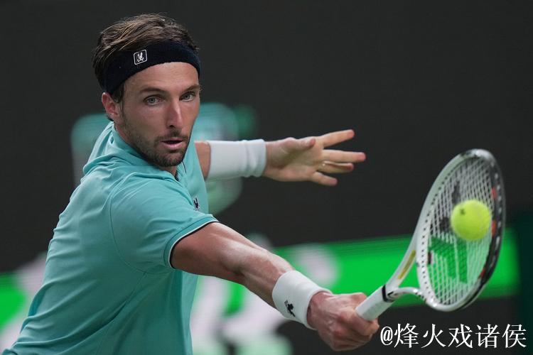 林德克内希2-1力克梅德韦杰夫 首次闯入大师赛决赛 林德克内希2-1力克梅德韦杰夫 首次闯入大师赛决赛