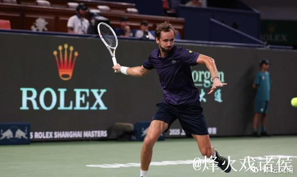 林德克内希2-1力克梅德韦杰夫 首次闯入大师赛决赛 林德克内希2-1力克梅德韦杰夫 首次闯入大师赛决赛