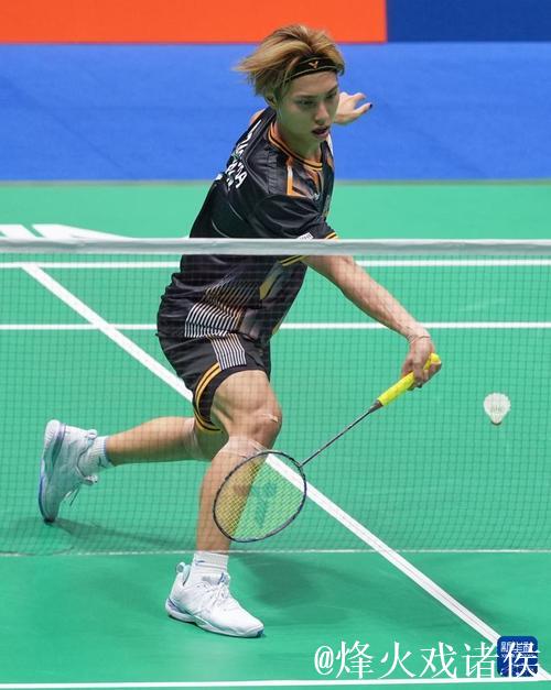 翁泓阳直落两局挺进世锦赛八强 国羽男单奖牌提前到手 翁泓阳直落两局挺进世锦赛八强 国羽男单奖牌提前到手